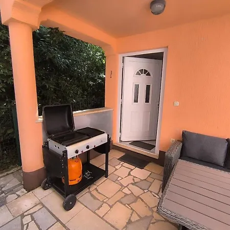Apartamento Small House Near The Valbandon